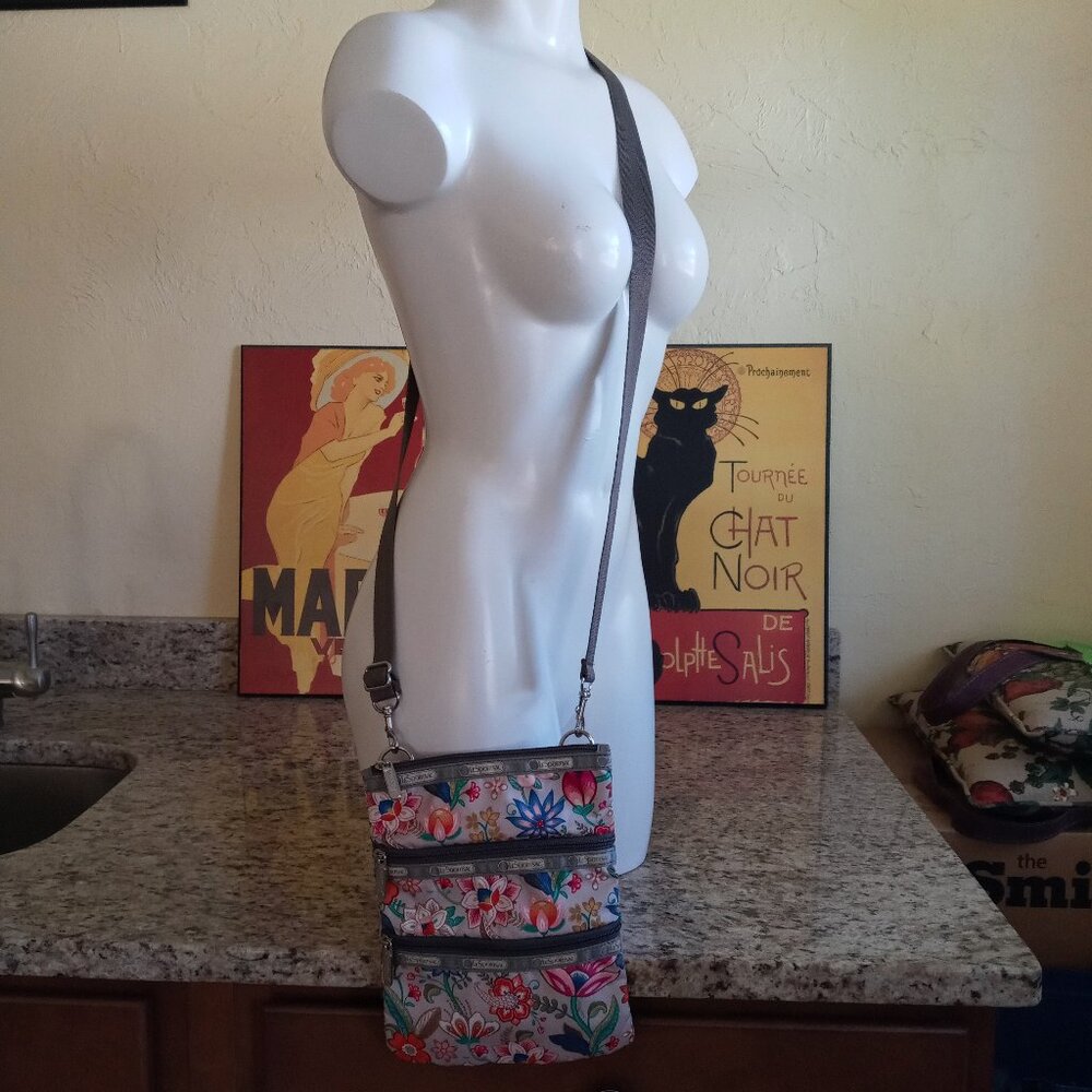 LeSportsac Kasey Crossbody Purse Bag - Picture 2 of 15